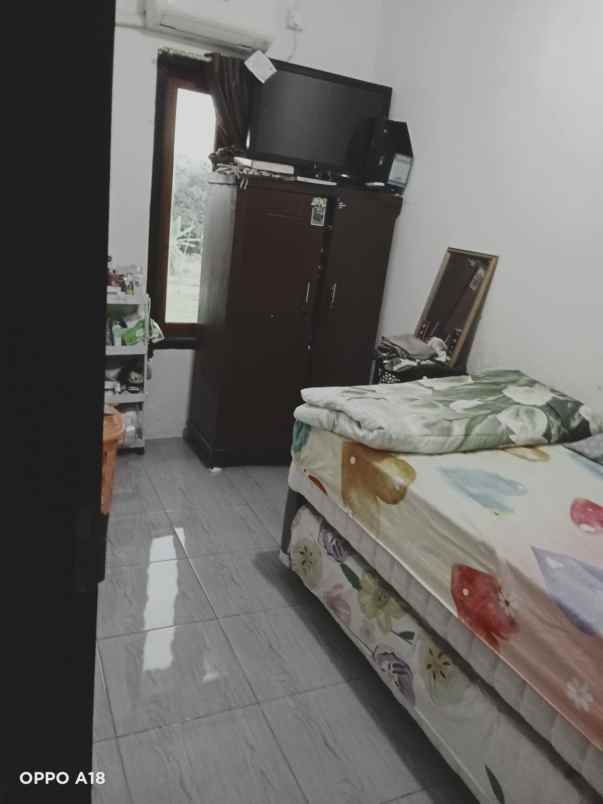 rumah komplek 2 lantai 3 kt tajur halang bogor