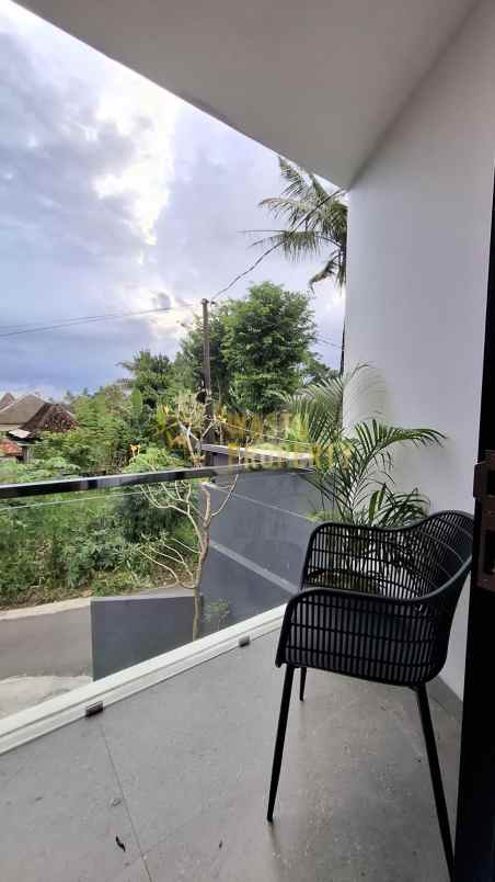 rumah kontemporer 2 lantai dekat sma n 2 ngaglik