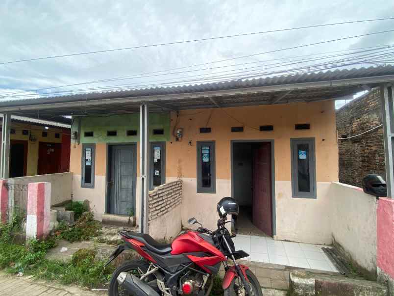 rumah kontrakan 2 pintu di pusat kota serang