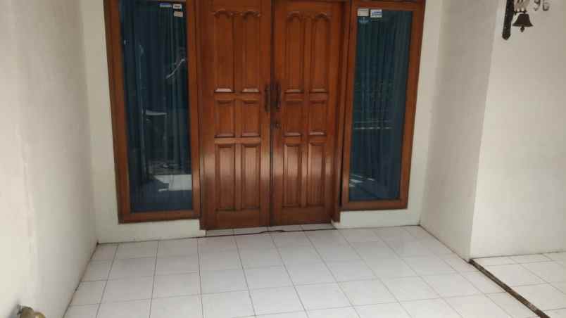 rumah kota bandung riung cipamokolan bandung