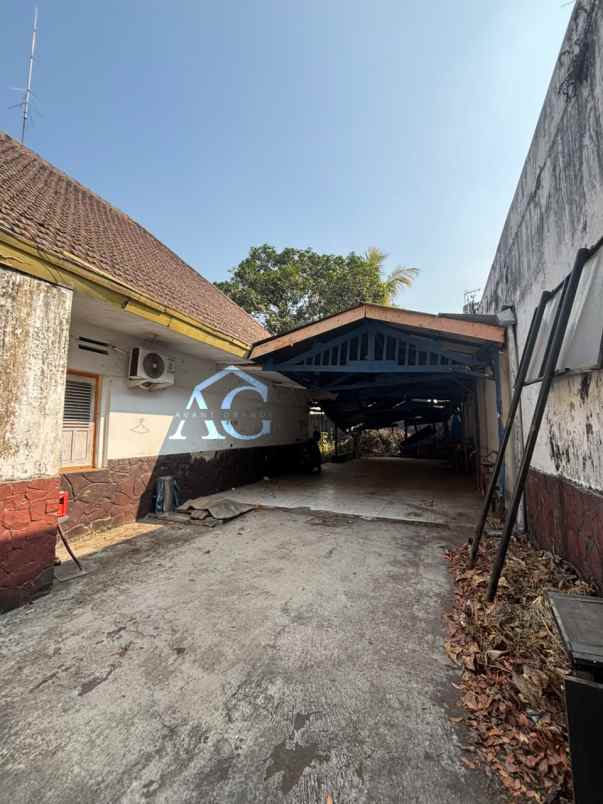 rumah luas di jl baiduripandan tlogomas malang