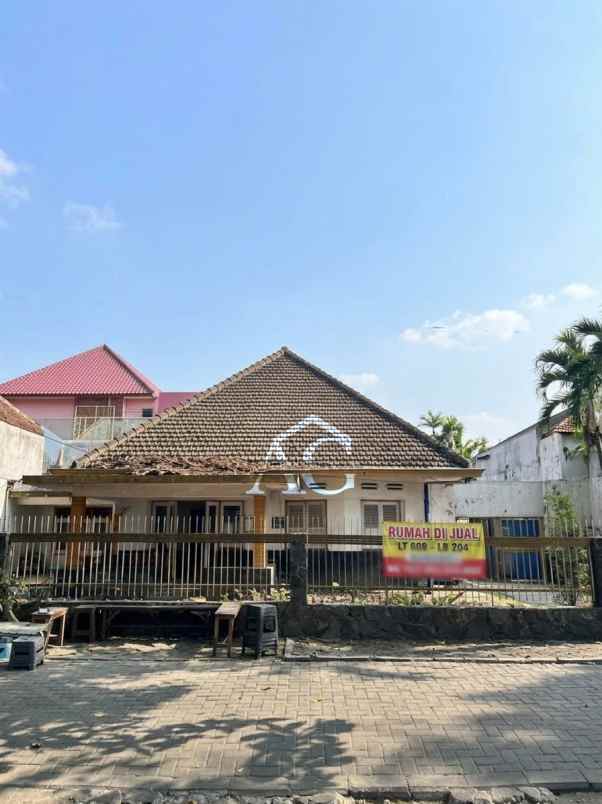 rumah luas di jl baiduripandan tlogomas malang