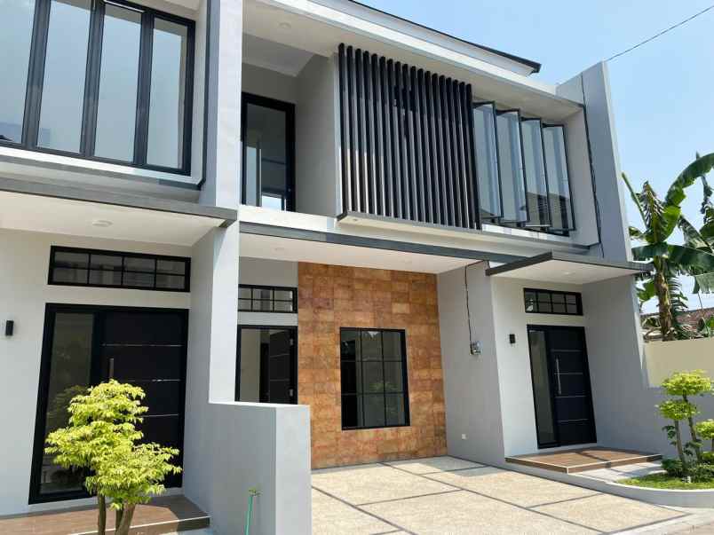 rumah megah 2 lantai harga spesial akhir tahun