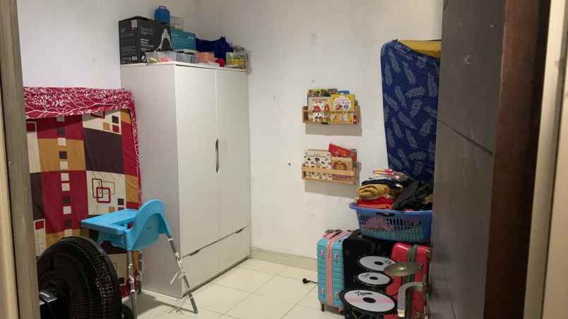 rumah mentereng harga beken di taman depok permai