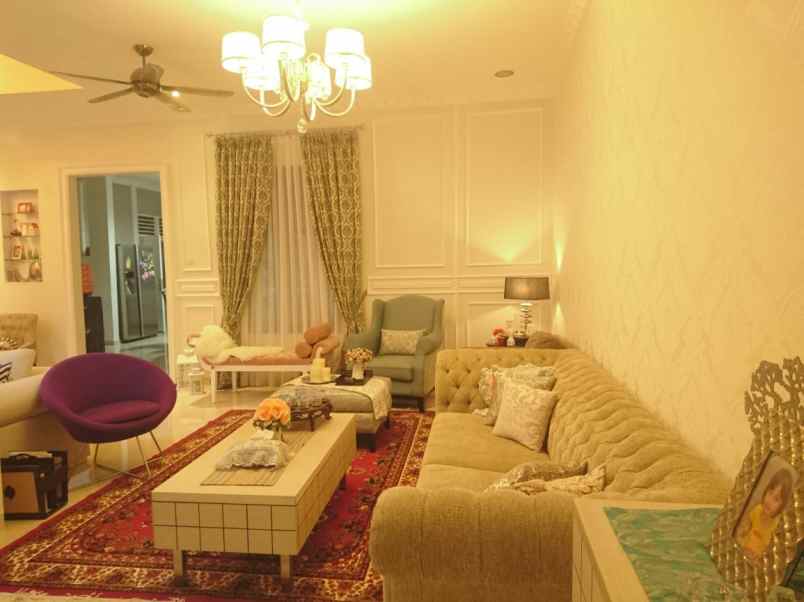 rumah mewah di komplek bulog jatimelati bekasi