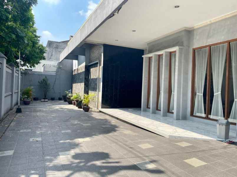 rumah mewah rp13 miliar di pusat kota solo