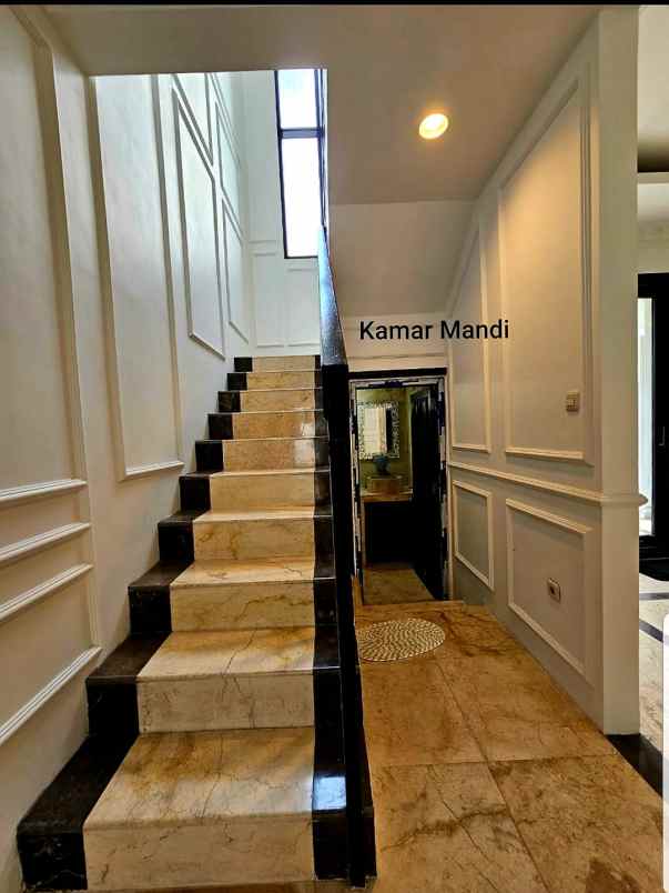 rumah mewah siap huni di ciganjur ada pool dan gazebo