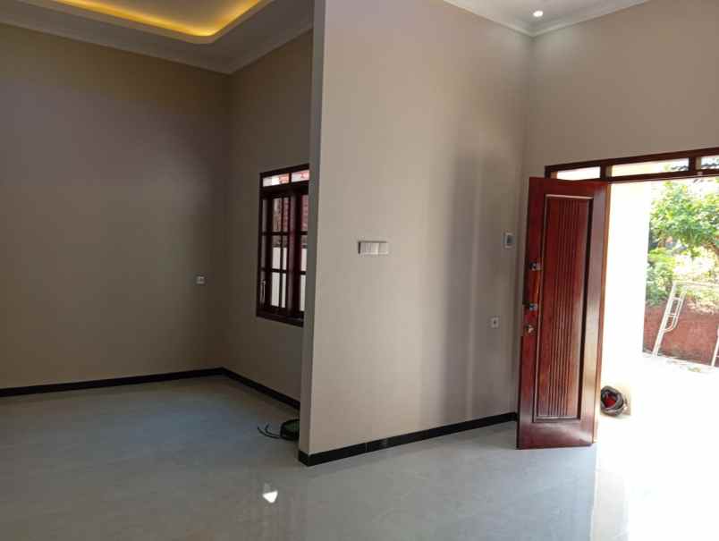 rumah mewah siap huni shm ready dekat kampus unnes