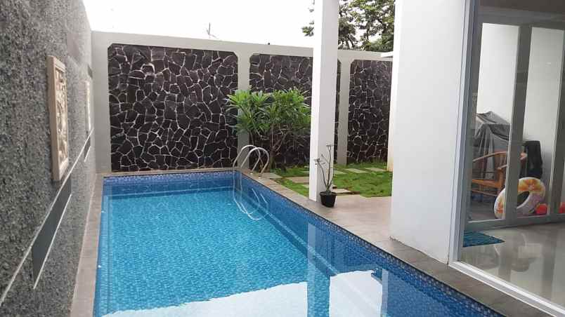 rumah mewah swimming pool bambu apus cipayung jaktim