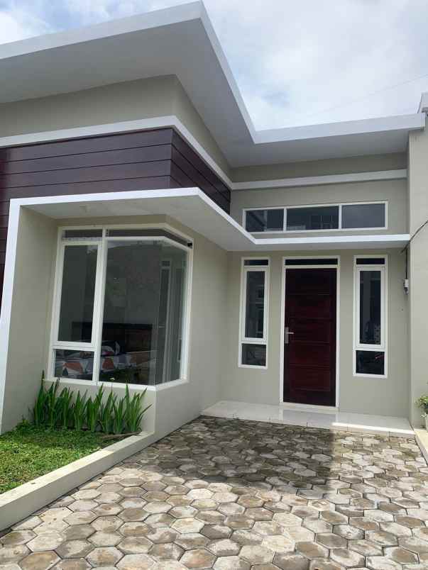 rumah minimalis 1 lantai 300 jutaan di sukun