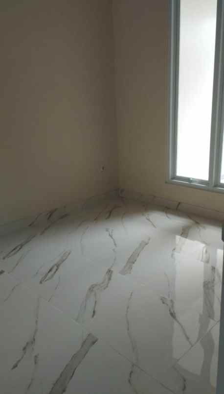 rumah minimalis klasik bangunan baru di gunung sindur