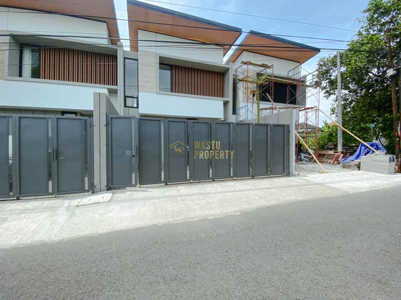 rumah modern 2 lantai di ngaglik dekat al azhar yogya