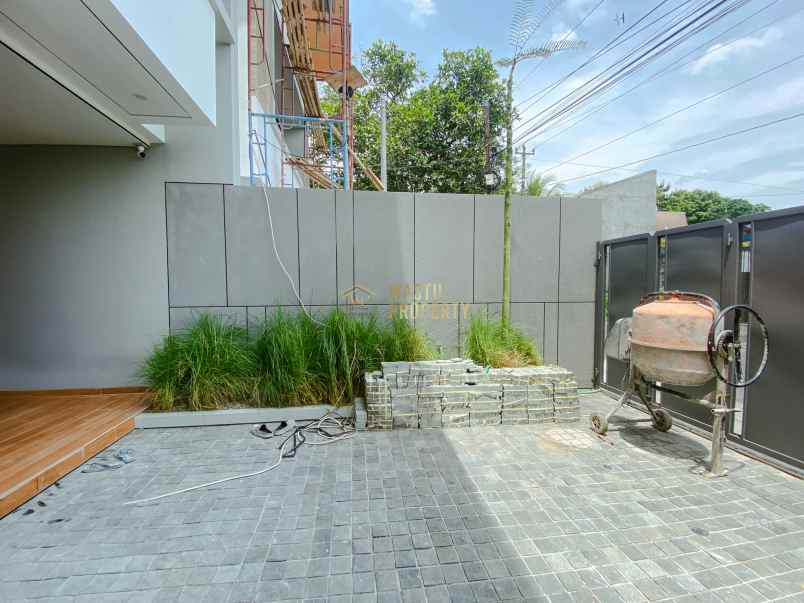 rumah modern 2 lantai di ngaglik dekat al azhar yogya