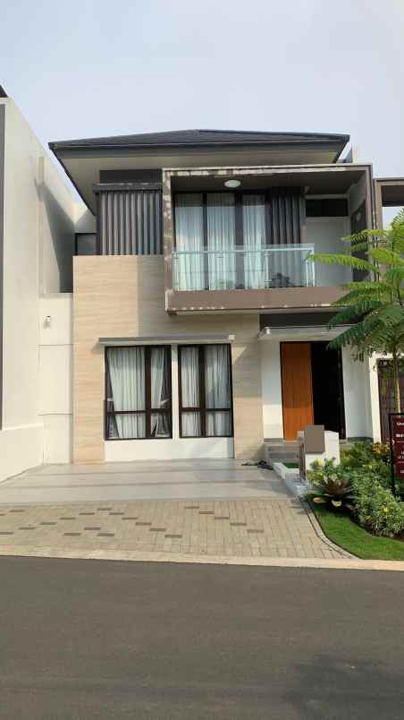 rumah modern di tengah kota mandiri sentul city