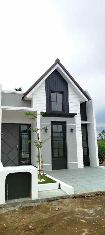 rumah modern free water heater lokasi dekat rsud kota