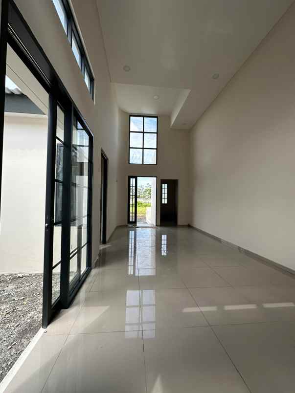 rumah modern minimalis type clar di sulfat kota malang