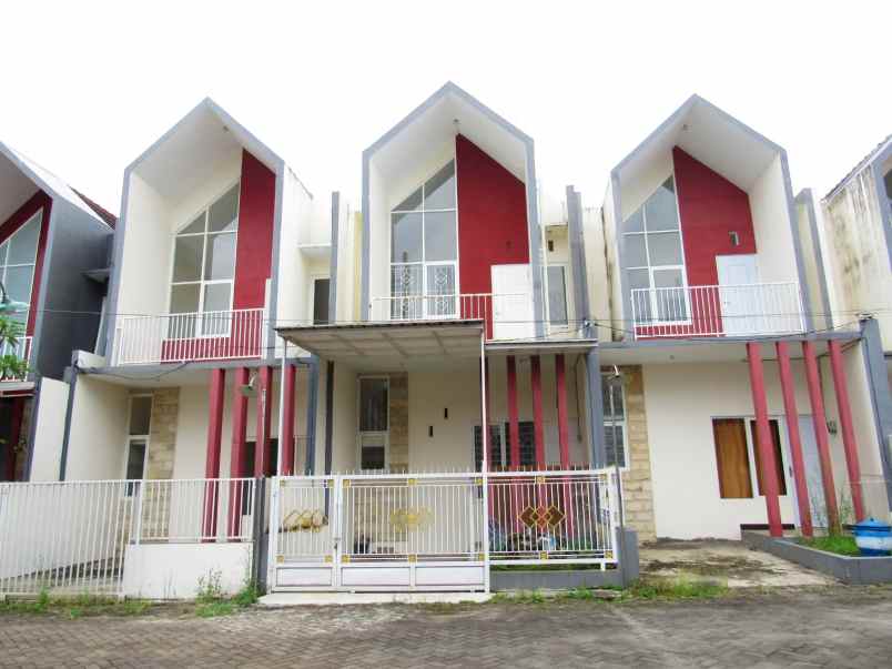 rumah murah modern lokasi dekat bandara abd saleh