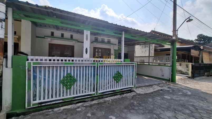 rumah murah siap huni dekat ke sma de britto jogja
