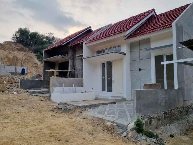 rumah murah tepi jalan raya di seyegan sleman