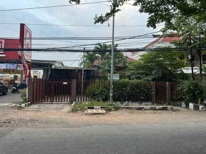 rumah nol jalan raya tenggilis mejoyo area komersial