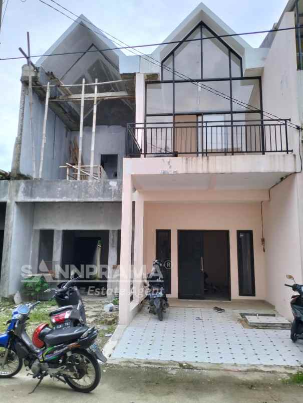 rumah ready dalam cluster depan lrt ciracas ash