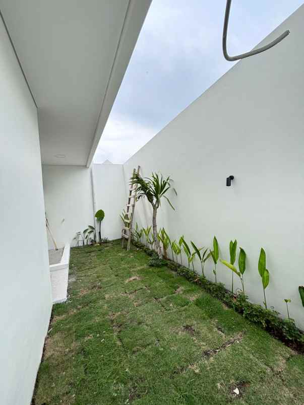 rumah scandinavian 2 lantai di sleman