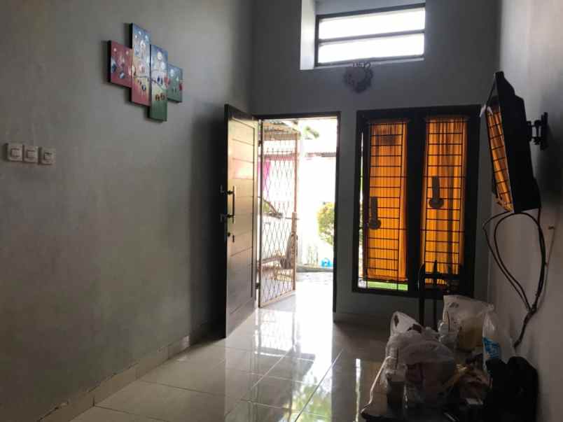 rumah second dalam perumahan di mampang depok