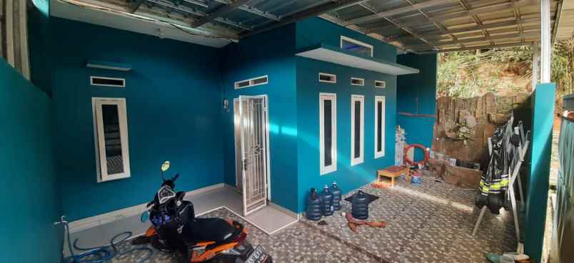rumah second hook furnished di bedahan sawangan