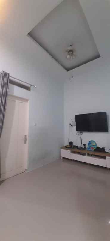 rumah second hook furnished di bedahan sawangan