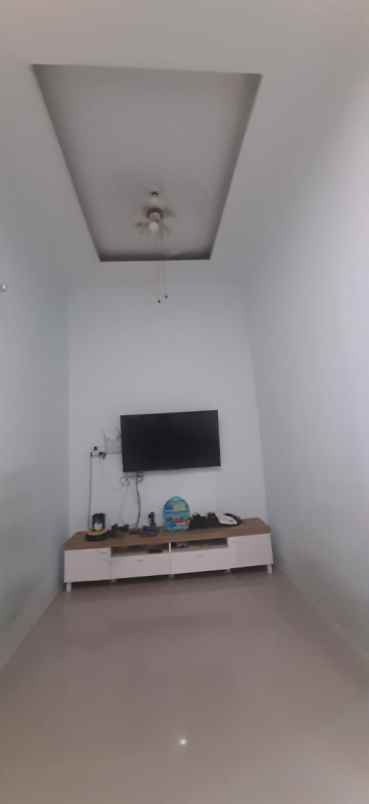 rumah second hook furnished di bedahan sawangan