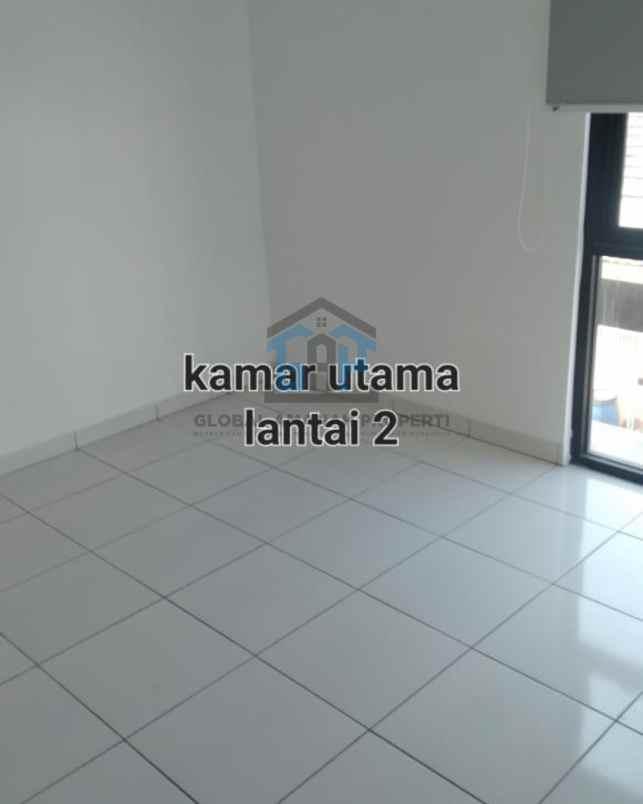 rumah second like new cipageran murah 2 lantai