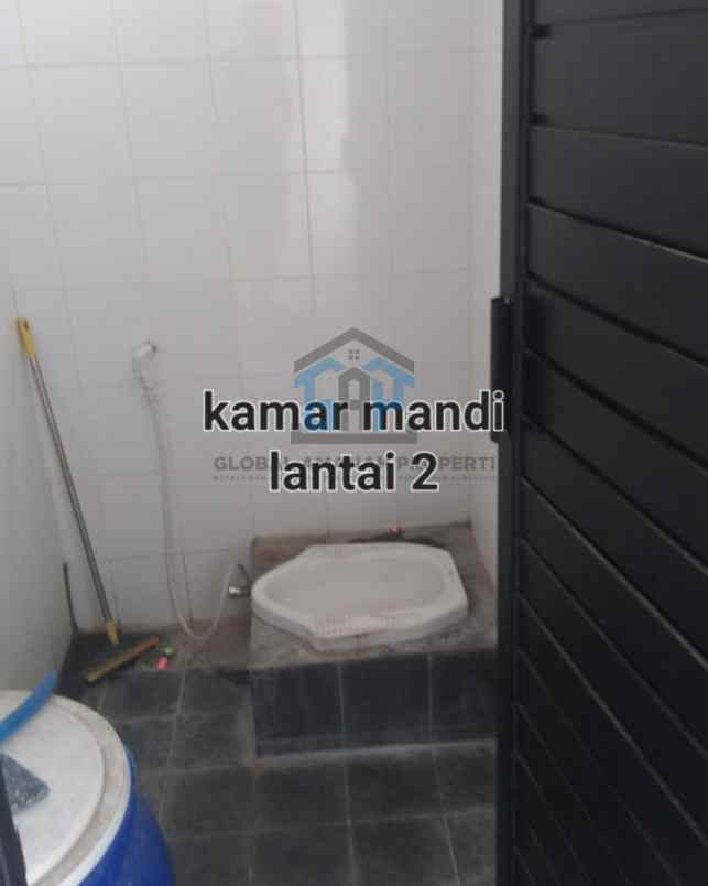 rumah second like new cipageran murah 2 lantai