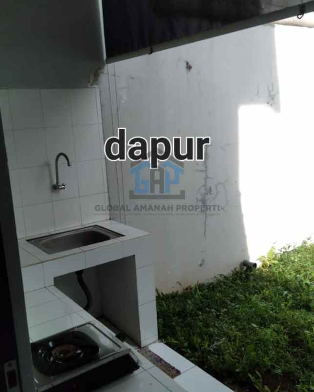 rumah second like new cipageran murah 2 lantai