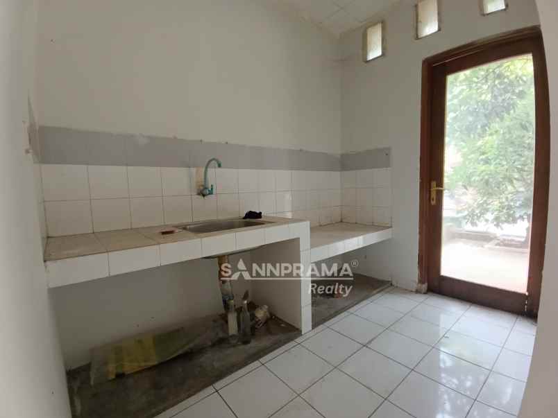rumah second tanah luas di telaga golf sawangan