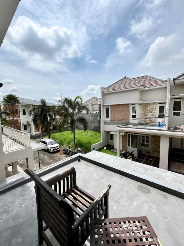 rumah siap huni 2 lantai di saxophone