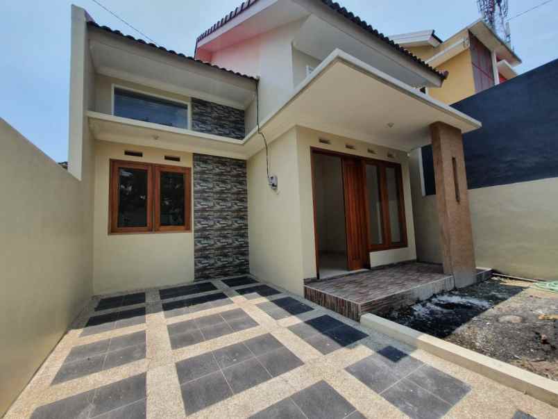 rumah siap huni di tengah kota malang