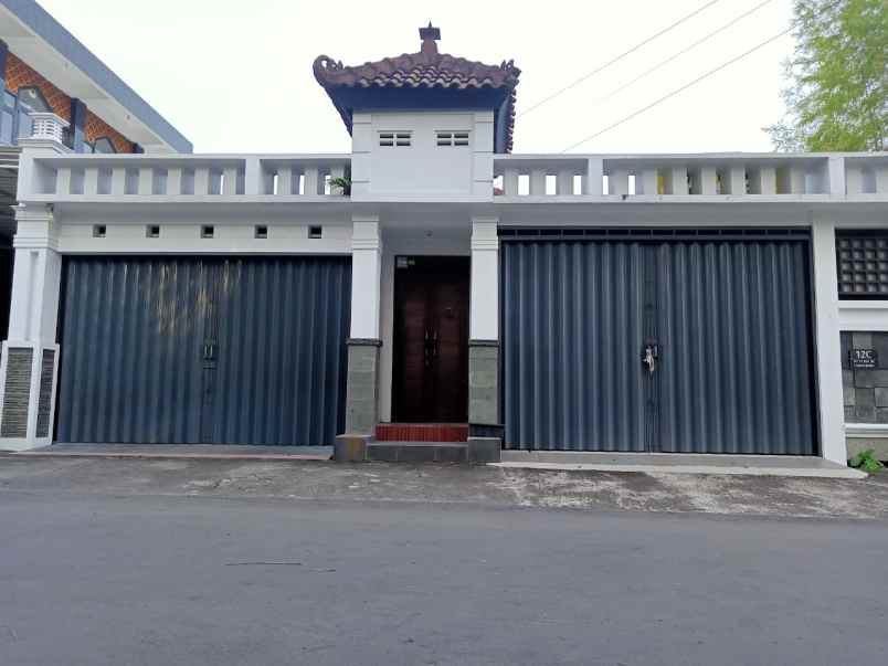 rumah siap huni tipe besar di maguwoharjo sleman