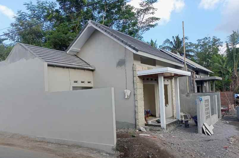 rumah siap huni utara pasar godean