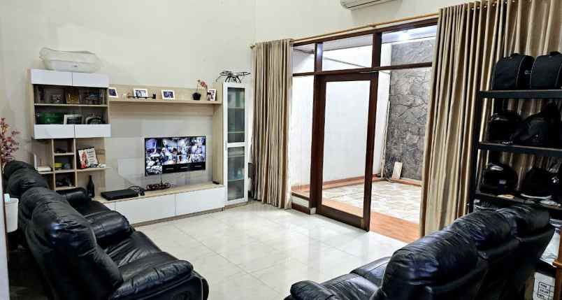 rumah taman holis indah dekat tki sumbersari bandung