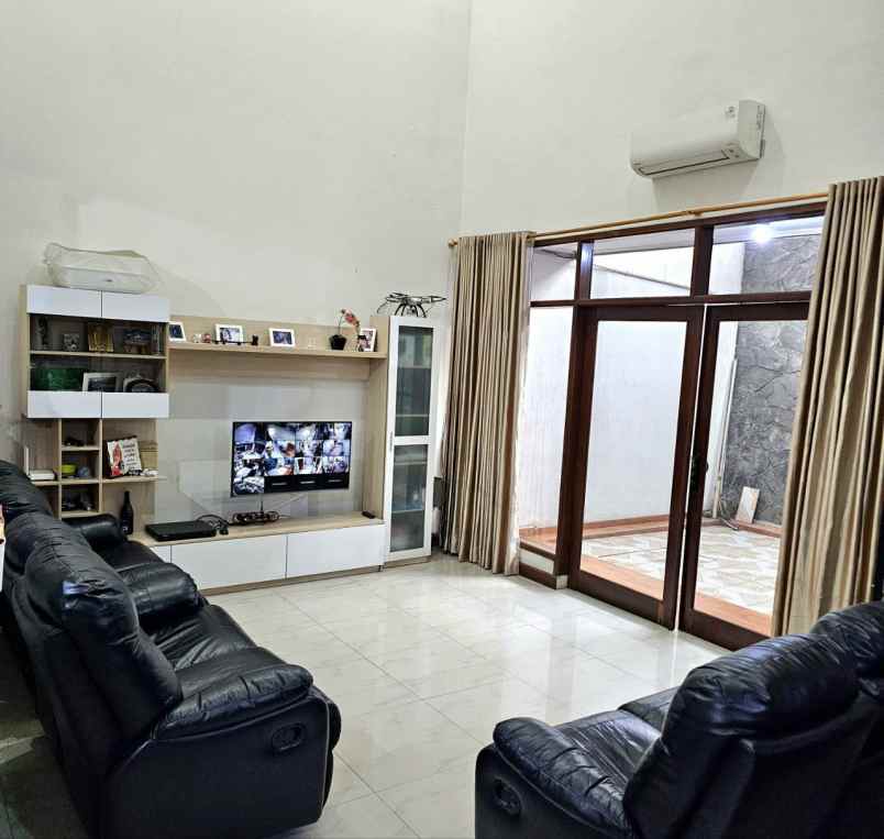 rumah taman holis indah dekat tki sumbersari bandung