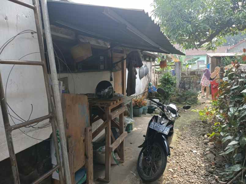 rumah terawat super luas murah di celaket kota malang