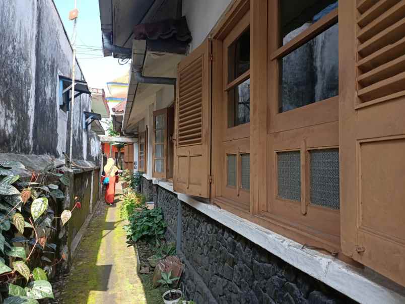 rumah terawat super luas murah di celaket kota malang