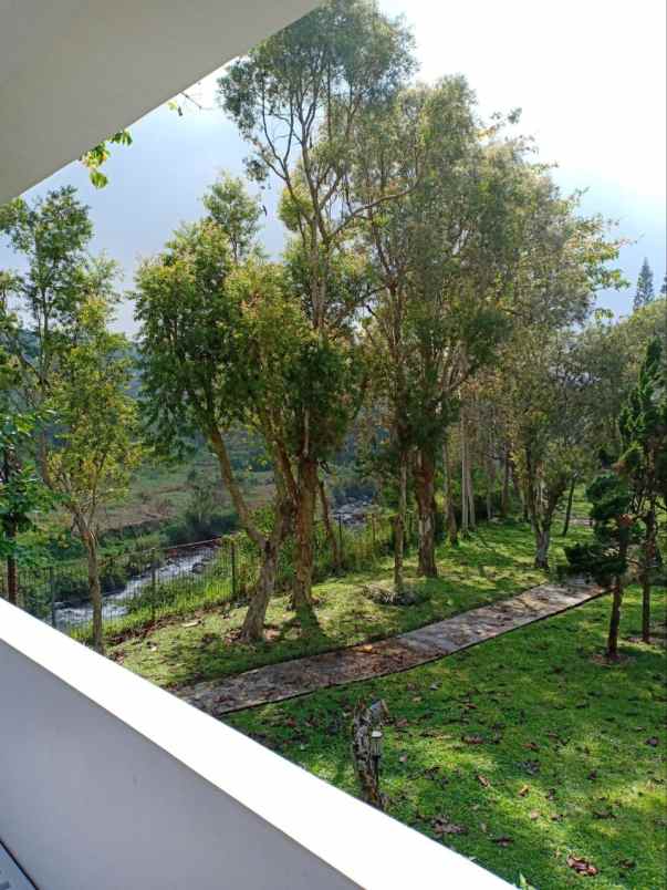 rumah villa full furnished di puncak cipanas