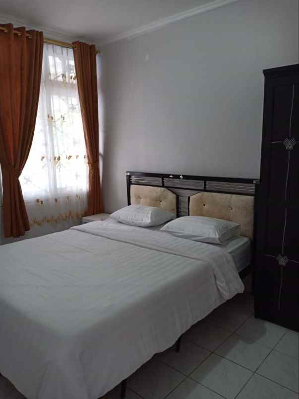 rumah villa full furnished di puncak cipanas