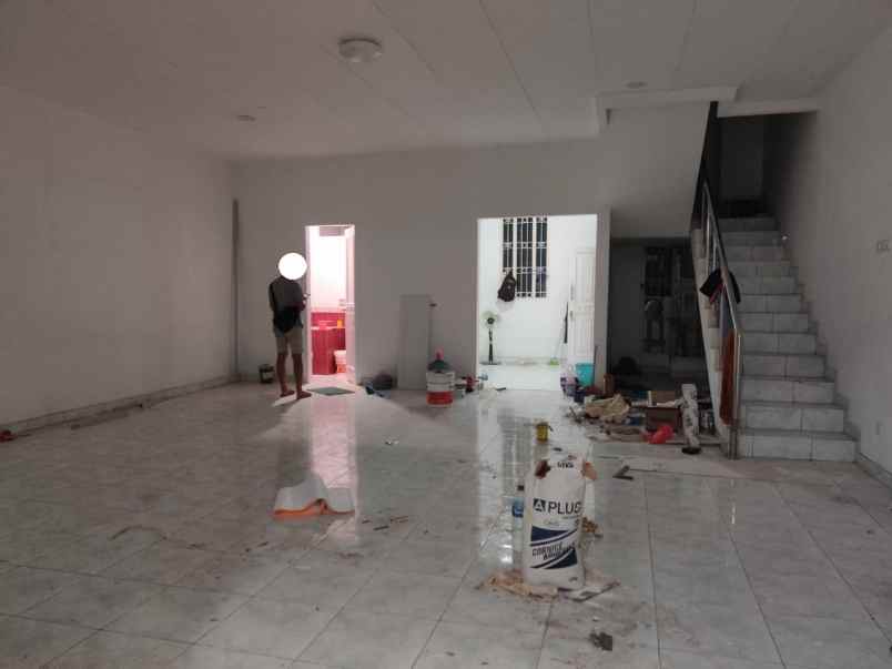 rumah villa permata gading