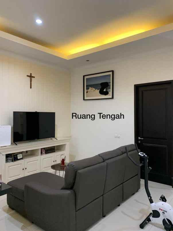 serius jual usia bangunan masih 8th citraland eastwood