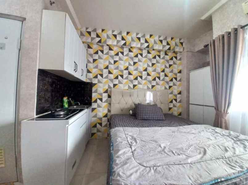 sewa apartemen studio furnished di green pramuka city