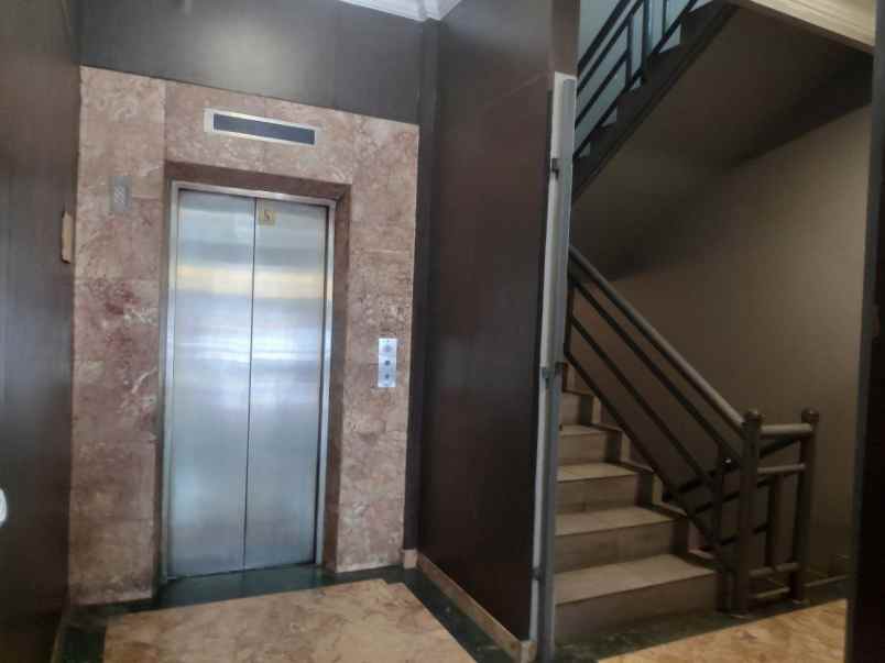sewa office space konsep plaza area kemang raya