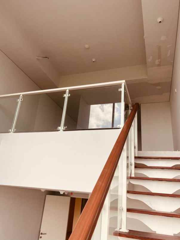 soho di denver universitas ciputra citraland sby barat