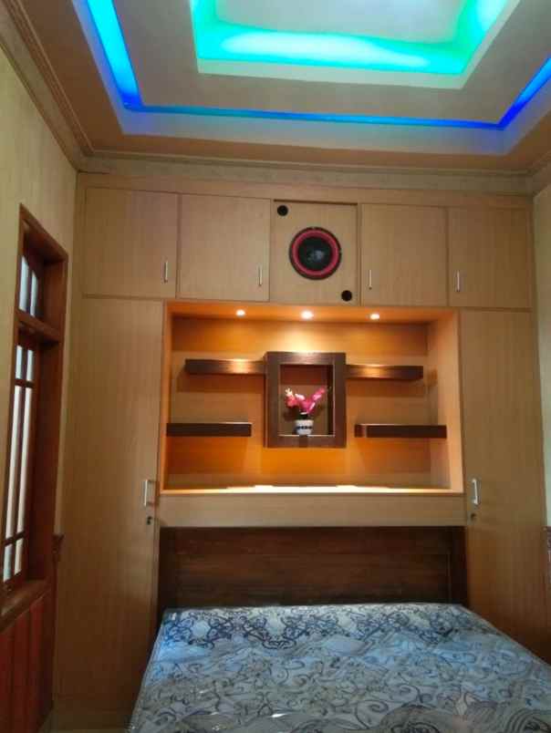 tempat usaha dan rumah